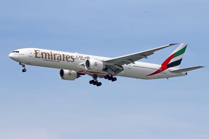 Боинг 737-800 Эмирейтс