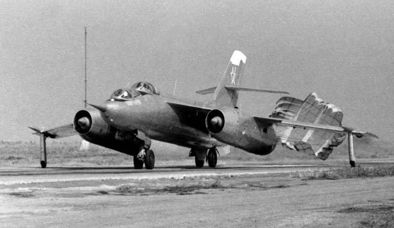 Самолет як-28р