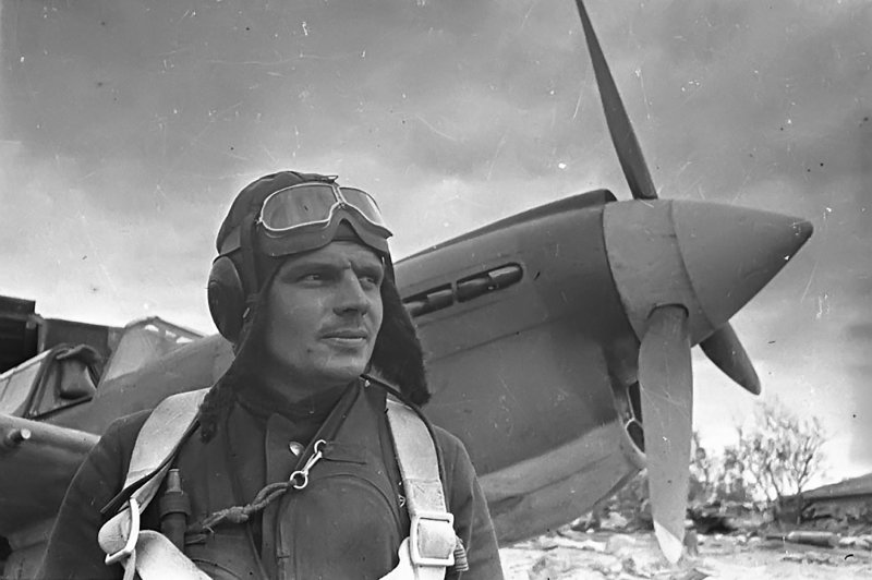 Лётчик истребитель герой советского Союза Александр