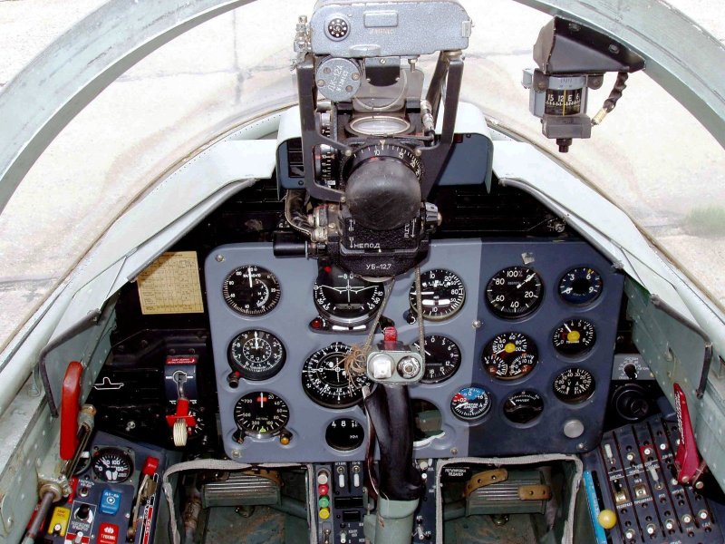 Л-39 Русь кабина
