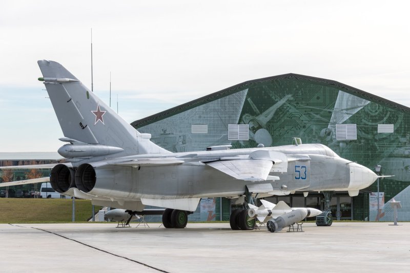 Самолёт РЭБ Су-24мп