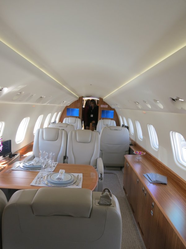 Самолет Embraer Legacy 650