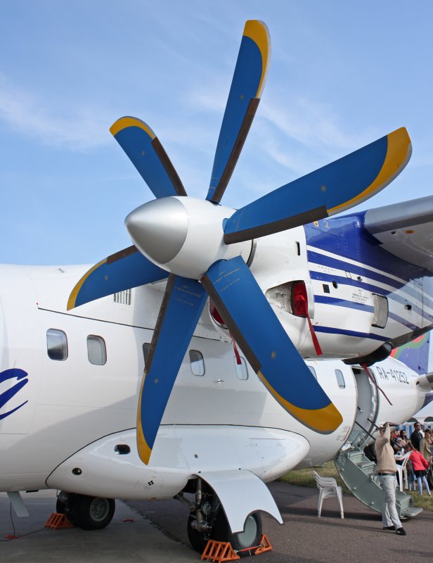 Пропеллерный пассажирский самолет АН-2