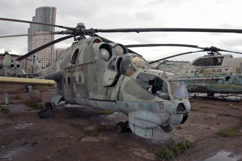 Ми-8 вертолёт заброшенный
