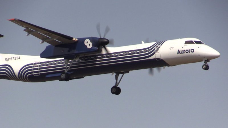 Dash 8 самолет Аврора