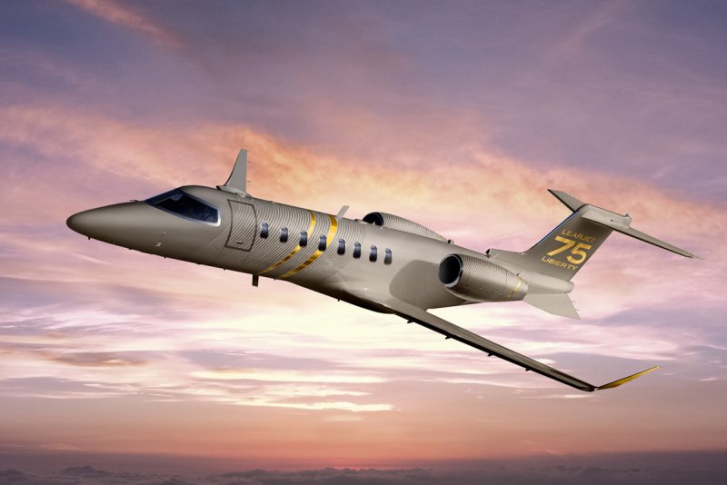 Самолет Learjet