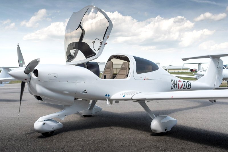 Самолет Diamond da-40