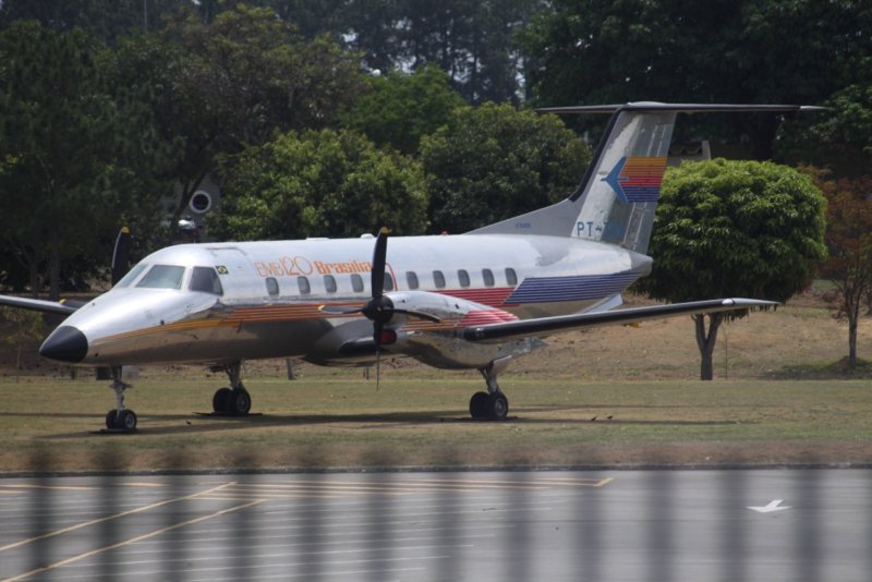 EMB-120 1:200