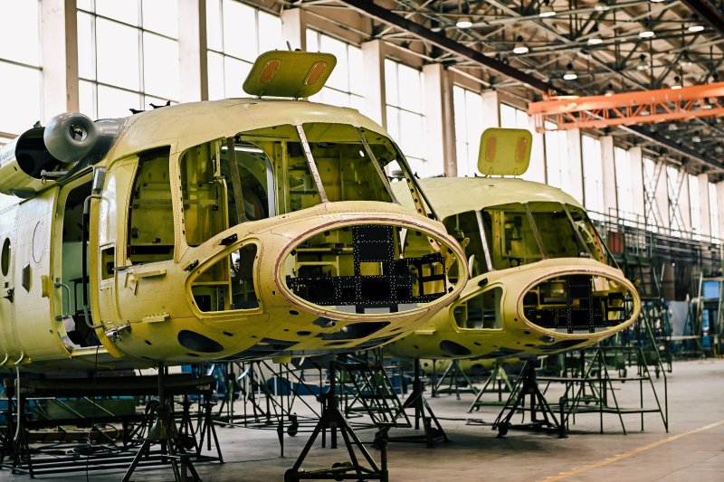 Ми 171 е VIP