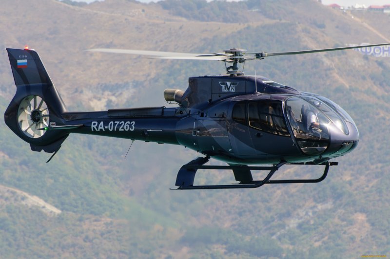 EC 130 b4 вертолет