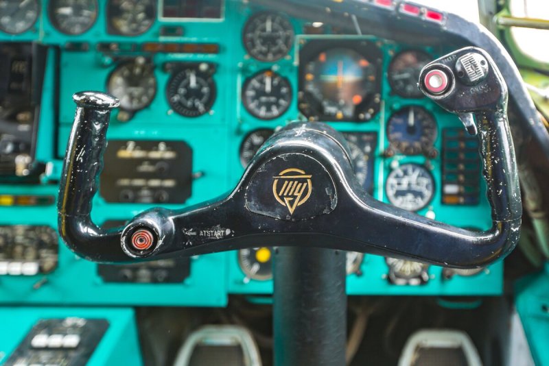Штурвал самолета ту-134