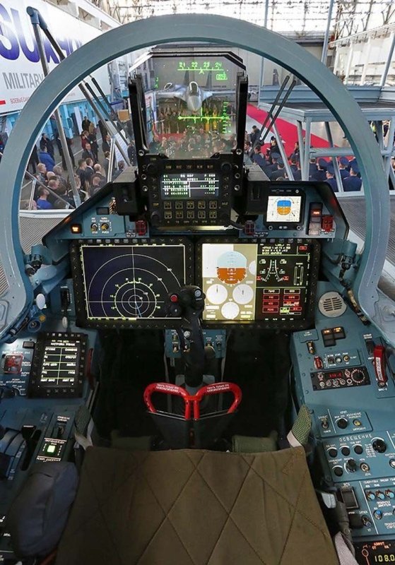Су-35 кабина пилота