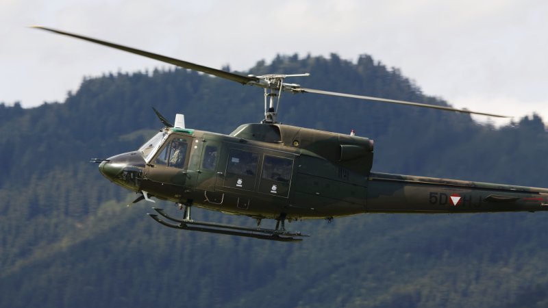 Agusta-Bell военный вертолет