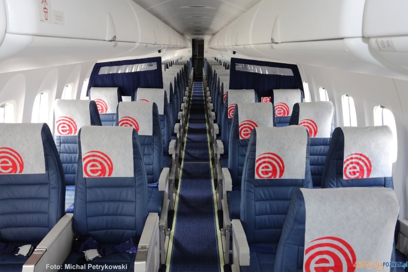 Bombardier q200 салон