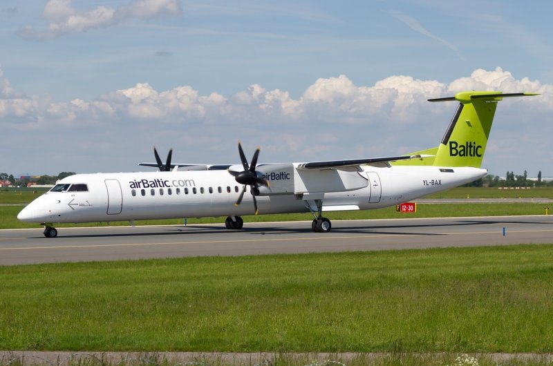 Самолет Bombardier Dash 8