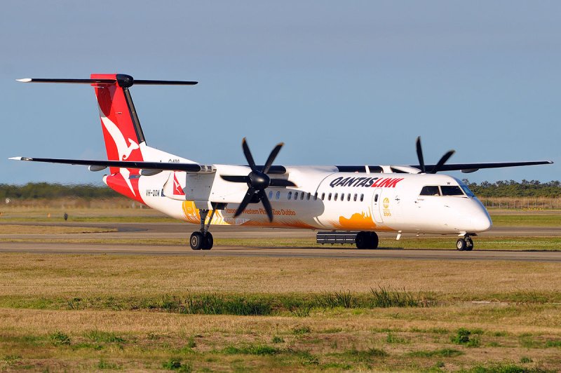 Самолет Bombardier Dash 8 q400