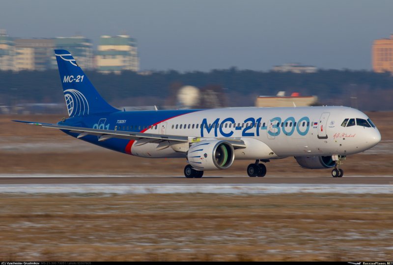 МС-21 пассажирский самолёт