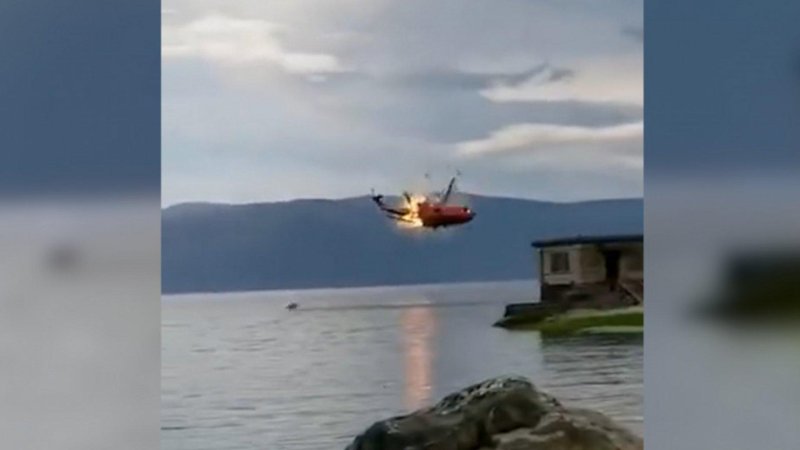 Падение вертолета в озеро