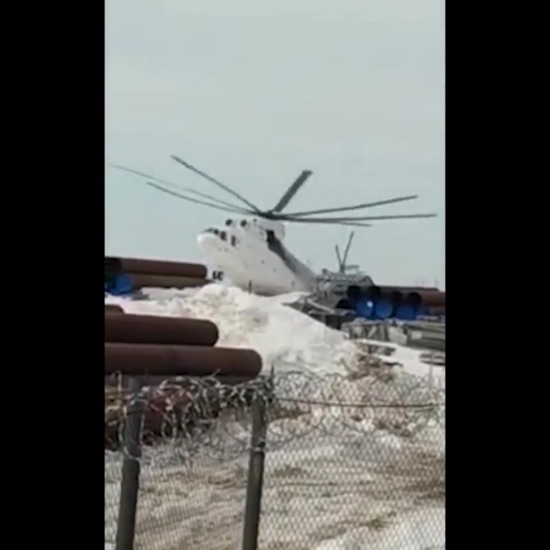 Американцы сталкивают вертолет