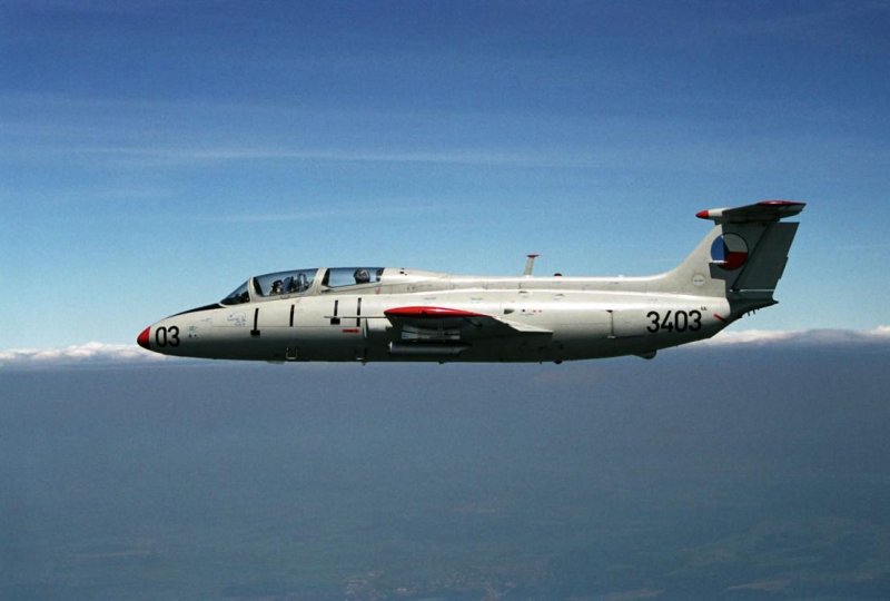 Aero l-29 Delfin фото