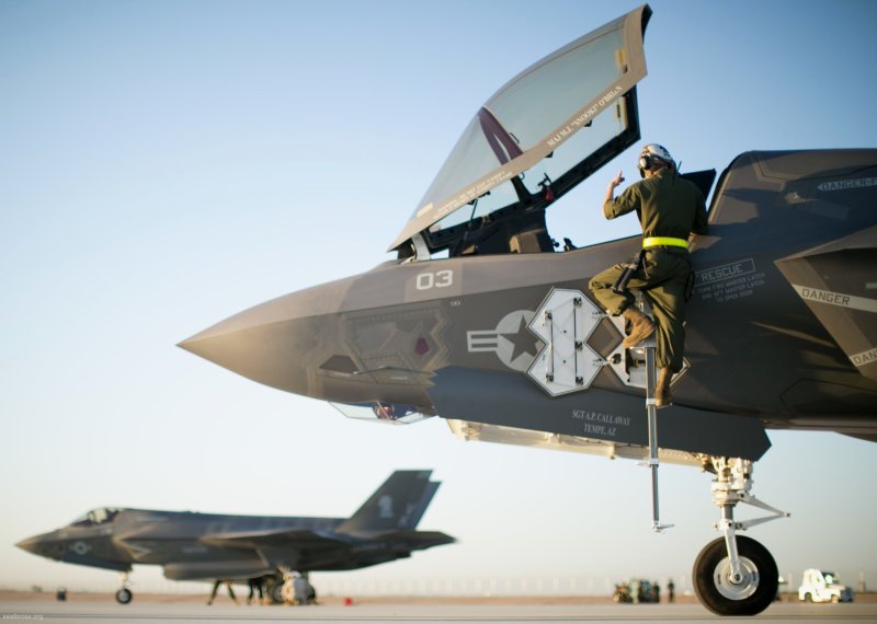 F 35 hot
