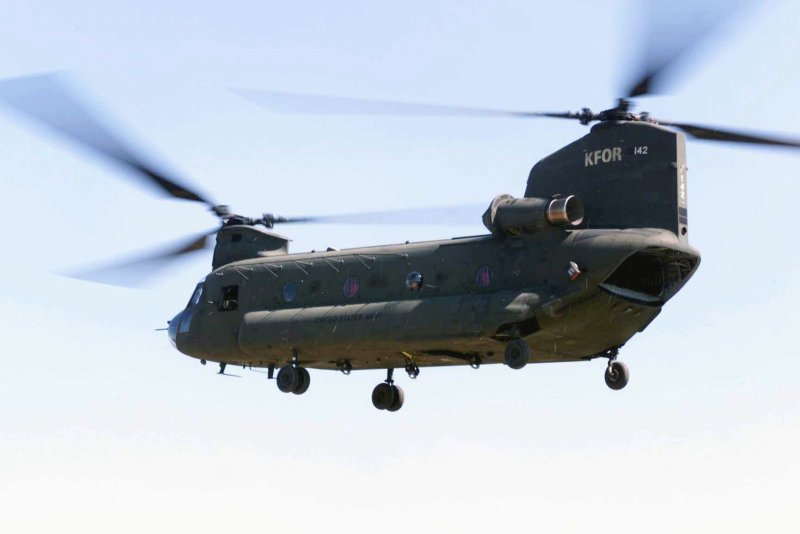 Chinook Ch-47 carrying