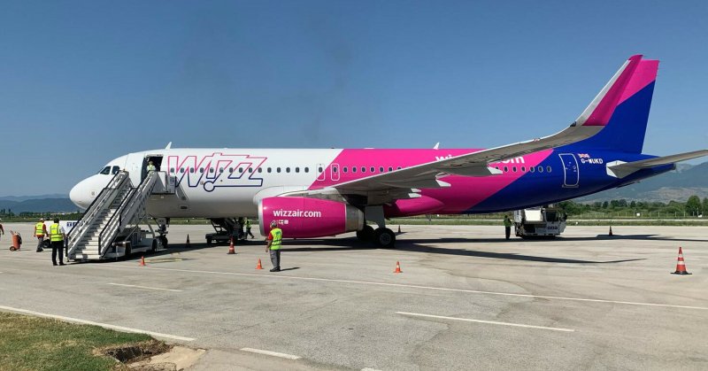 Самолет Болгарии Wizzair