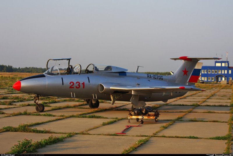 Учебно-тренировочный самолет l-29 (л-29) «Дельфин»