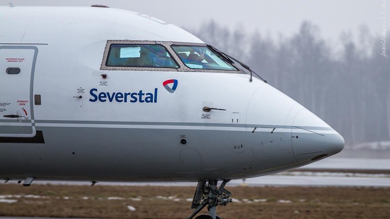 CRJ-200 самолет Северсталь