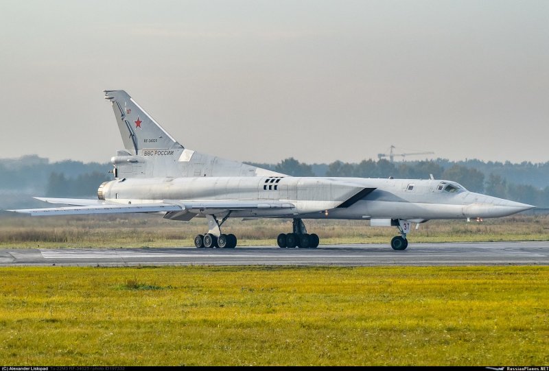 Стратегический бомбардировщик ту-22м3