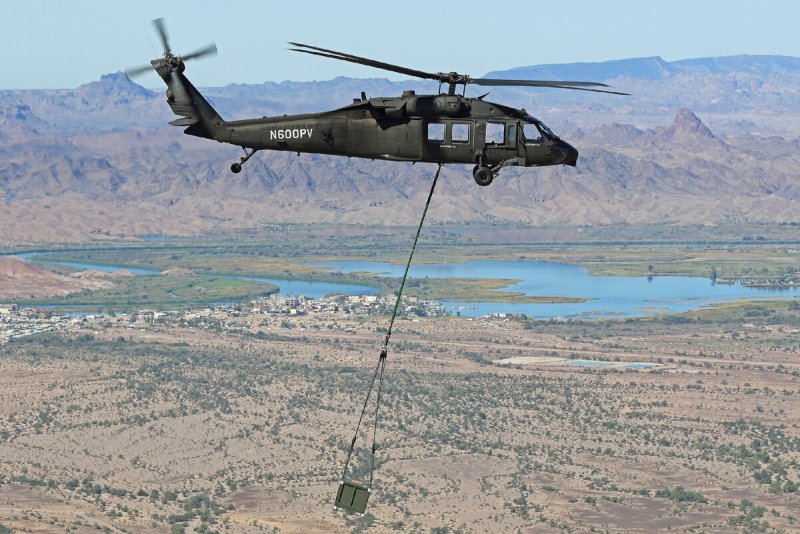 Маленький военный вертолет США