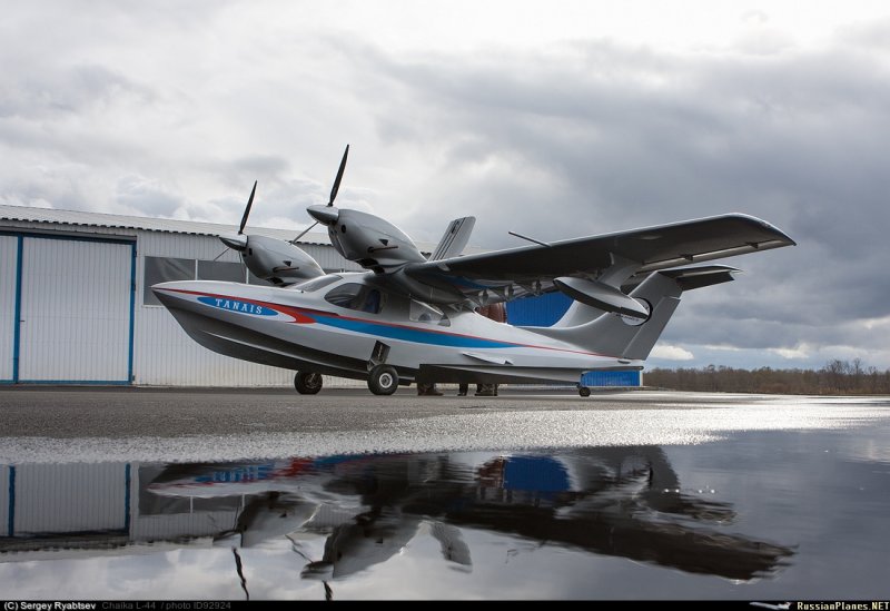 Л-44 самолет