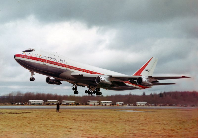9 Февраля первый полет Боинг 747