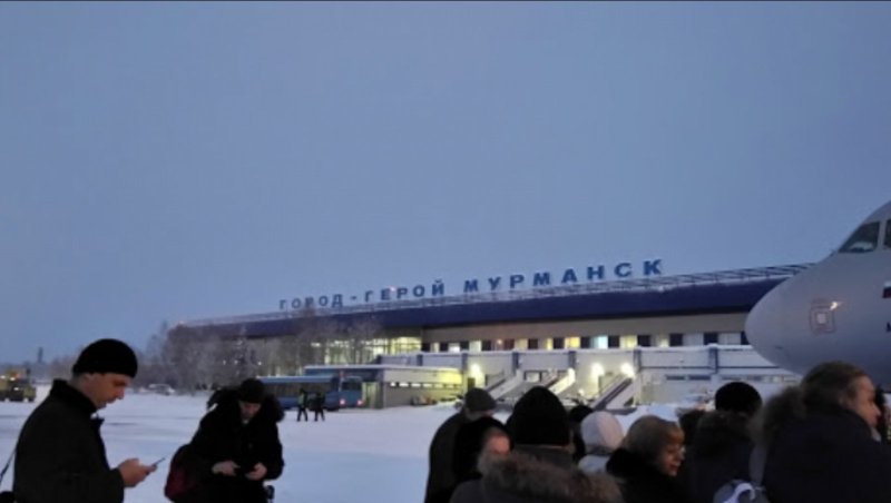 Ночной аэропорт Мурманск