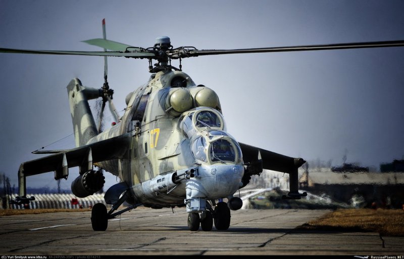 Ми-25 вертолет