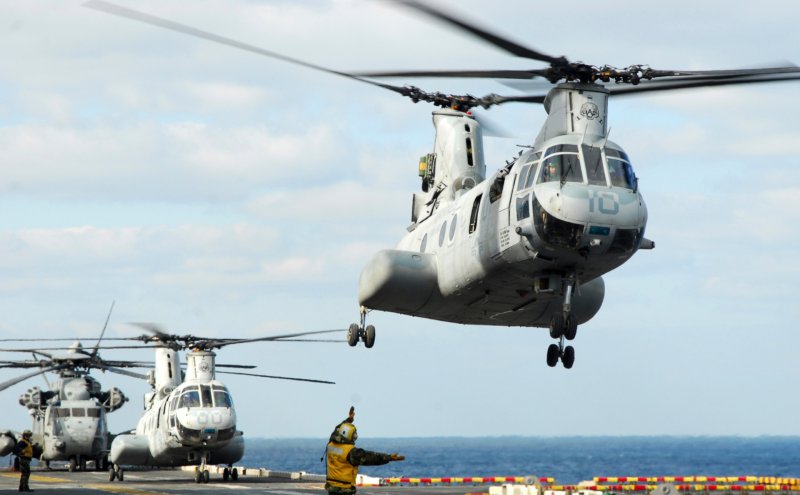 Вертолет Ch-46e SEAKNIGHT