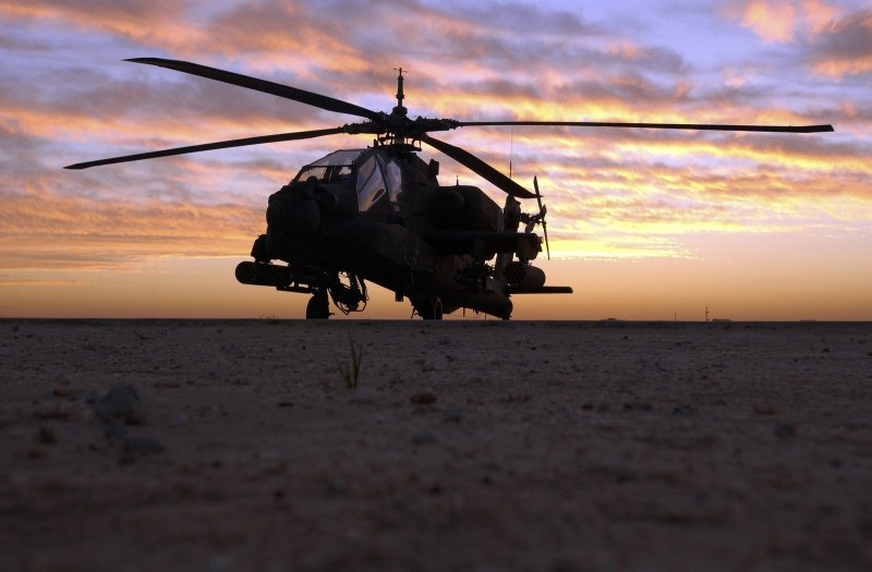 Attack Helicopter Apache Ah-64