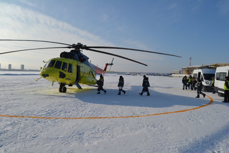 UTAIR вертолет Сургут