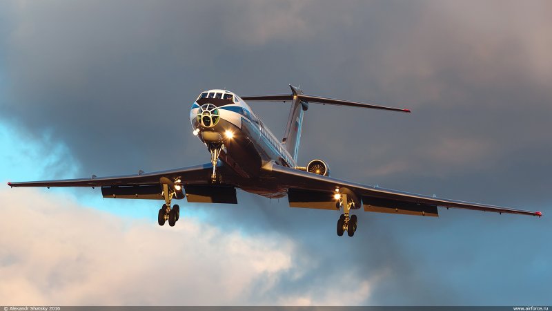 Небо самолет ту 134