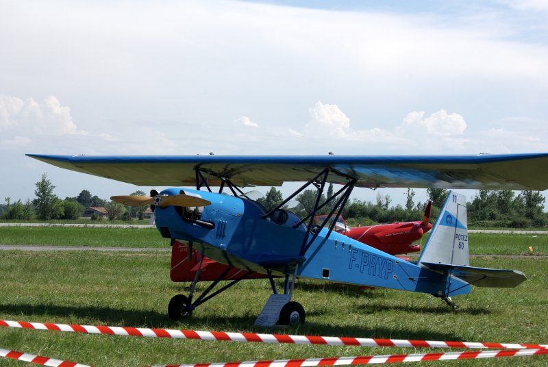 Французский учебный самолет