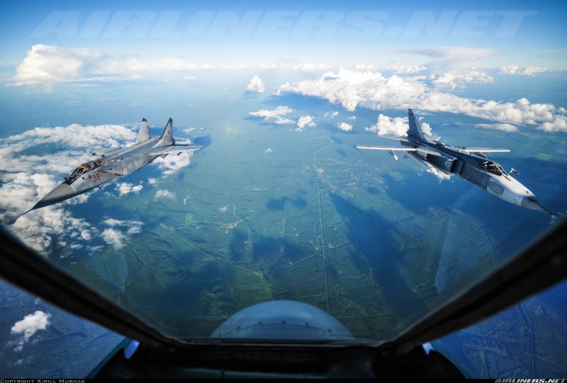 Миг-31 морской авиации над морем