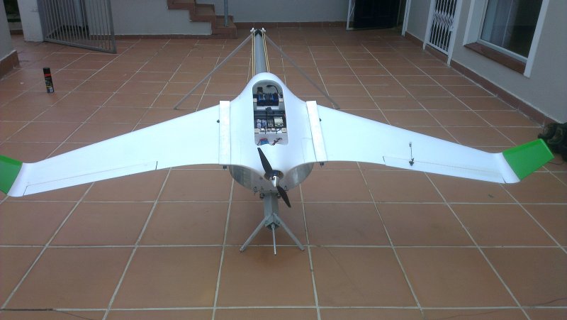Планер Skywalker x8