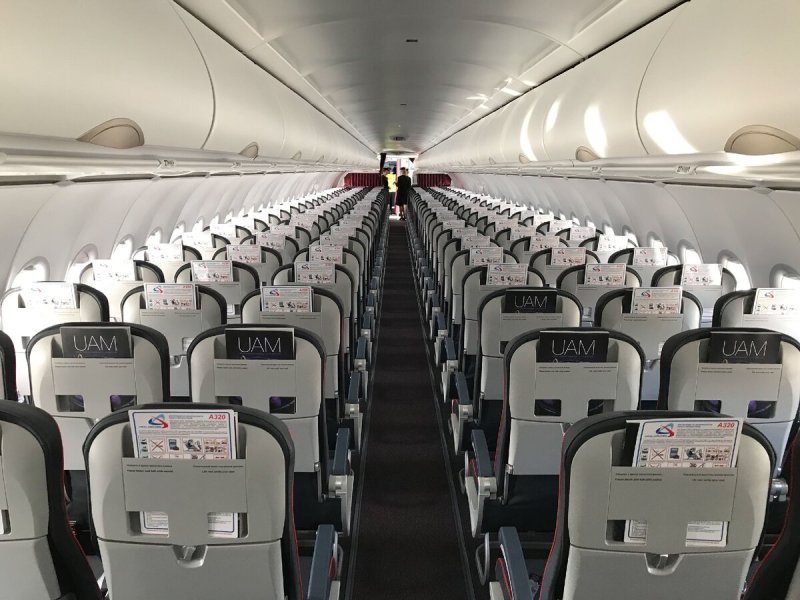 Салон самолета Airbus a320