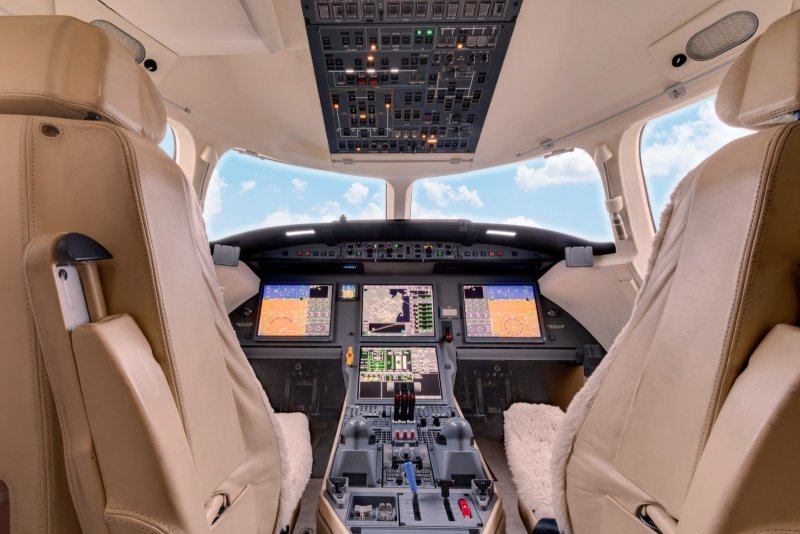 Dassault Falcon 7x кабина