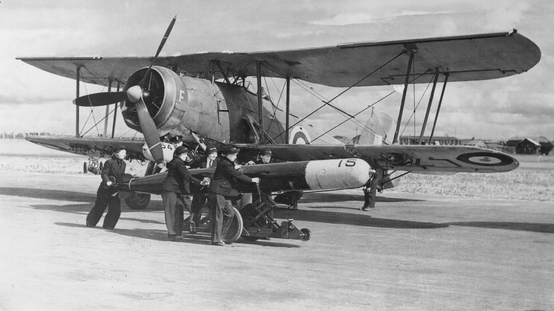 Swordfish самолет потопивший бисмарк
