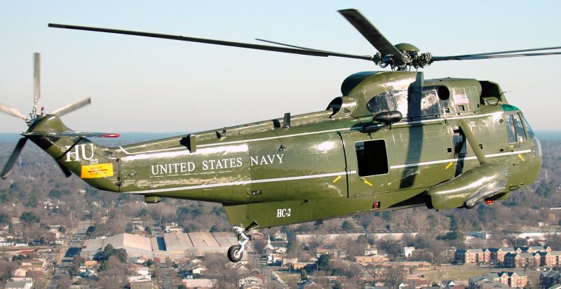 Вертолёт s-61 sh-3h внутри