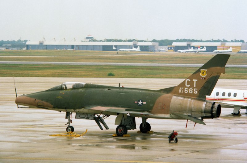 F-100 super Sabre