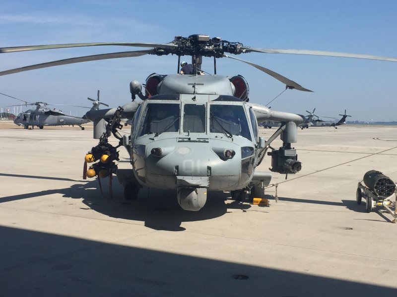 MH 60 вертолет
