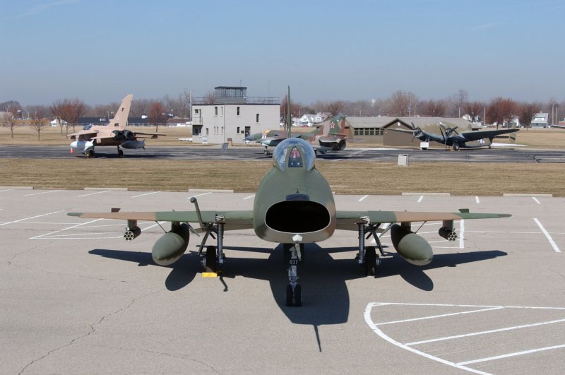 F-100 самолет