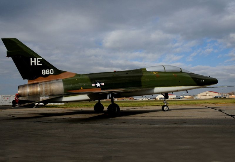 F-100f super Sabre